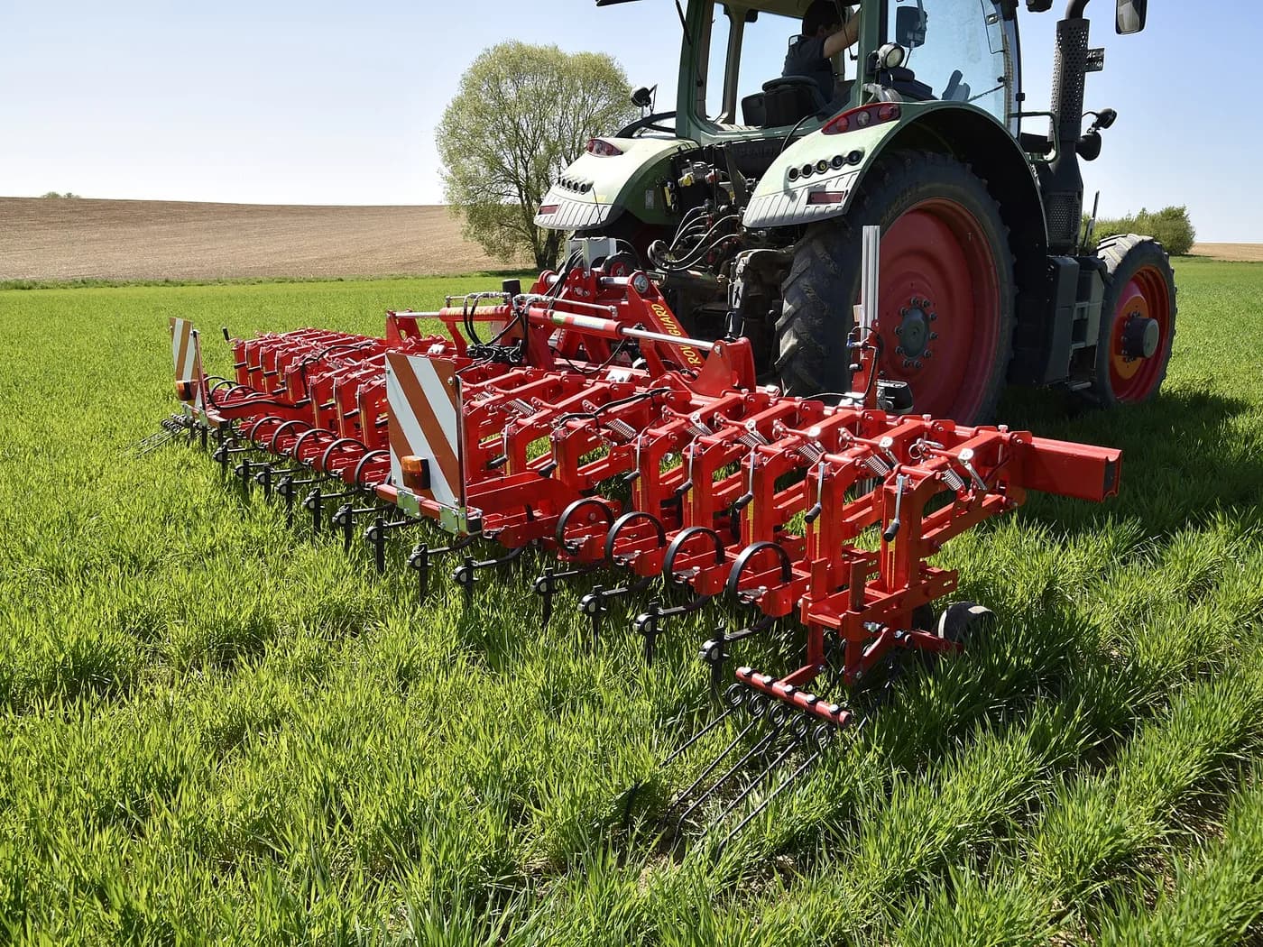 12-row inter-row hoe, 91 cm — representative photograph