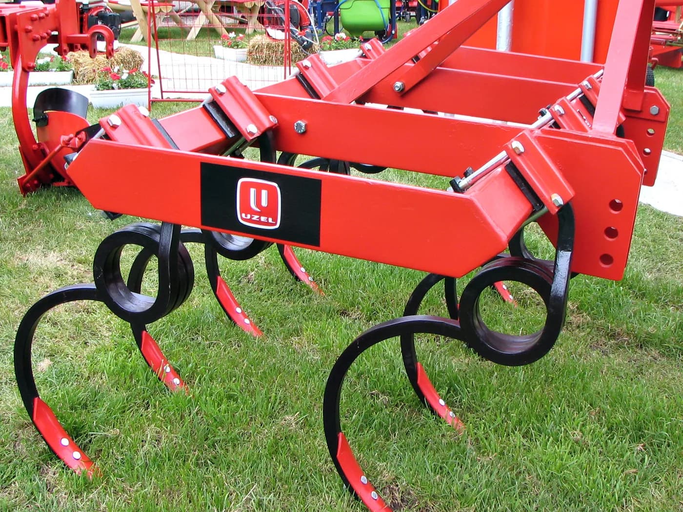 Kverneland CLG 13-tine chisel plough, 5.2 m — representative photograph