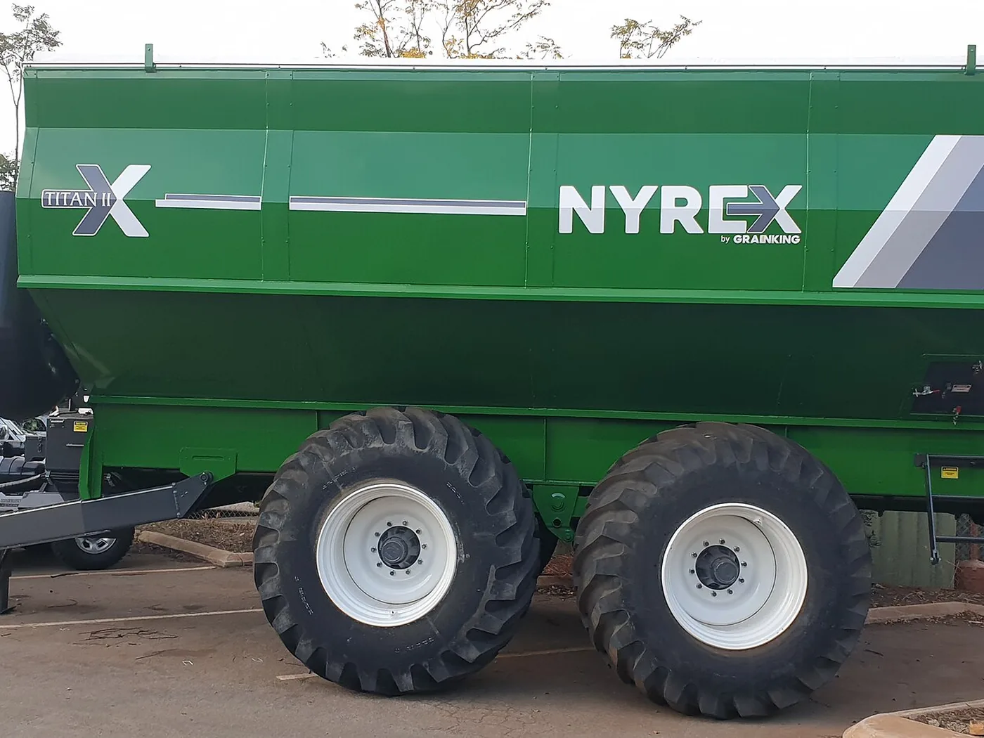 Legend CB30 chaser bin — representative photograph