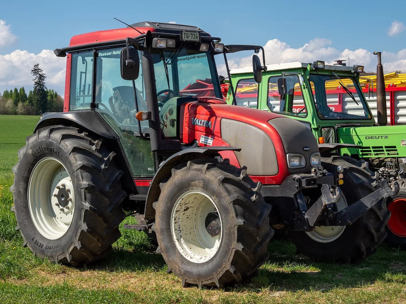 Valtra BH154 HiTech (unit 1) — representative photograph