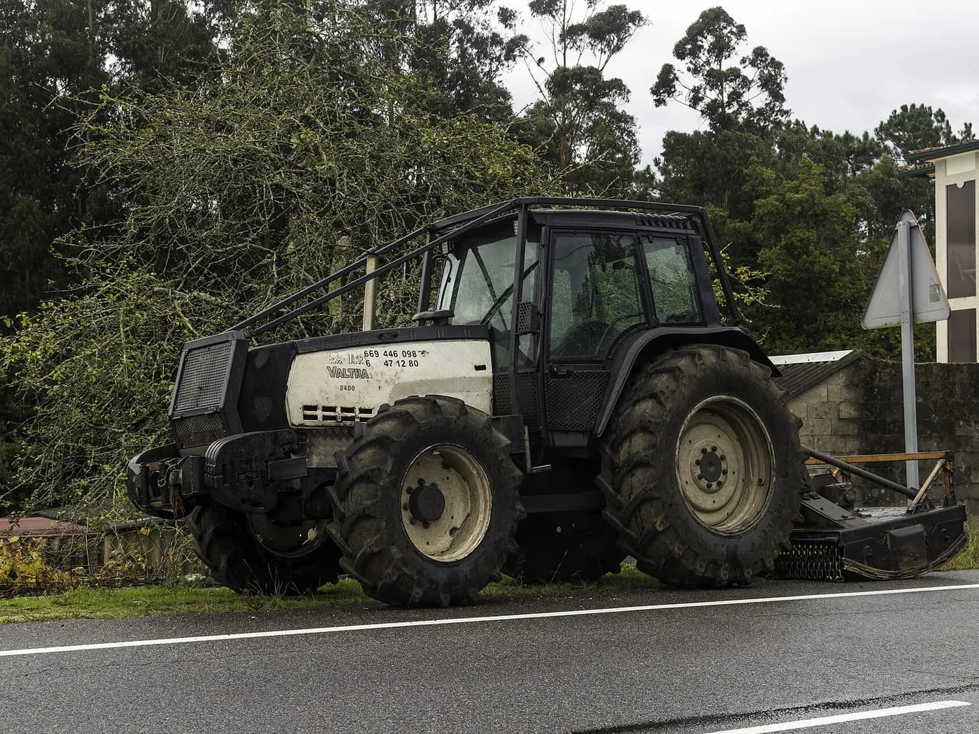 Valtra BH154 HiTech (2026) — representative photograph